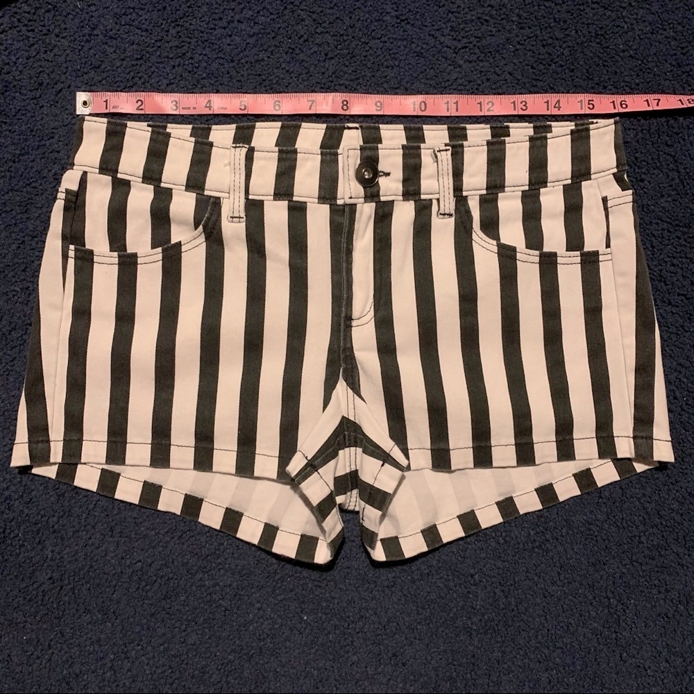 BB Dakota Striped Shorts
